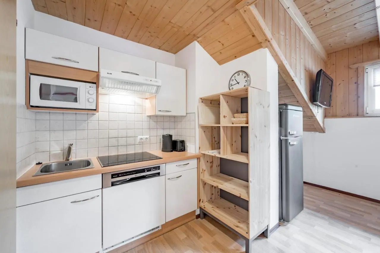 Apart Holiday Solden
